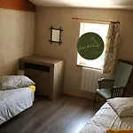 Bed & Breakfast Logis De Chenac - Et Table D'hotes