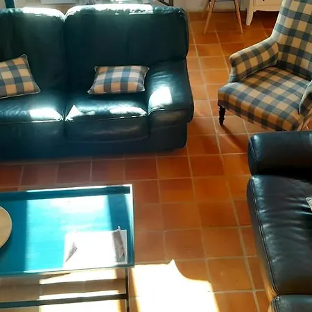 Logis De Chenac - Et Table D'hotes Bed & Breakfast 3*