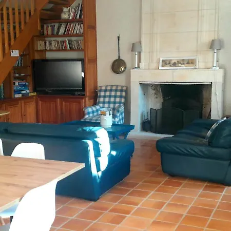 Bed & Breakfast Logis De Chenac - Et Table D'hotes
