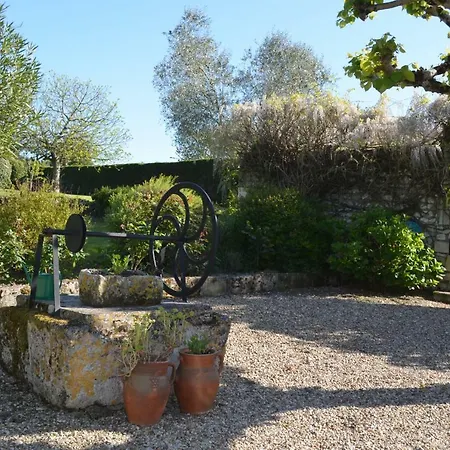 Couette-café Logis De Chenac - Et Table D'hôtes 3*