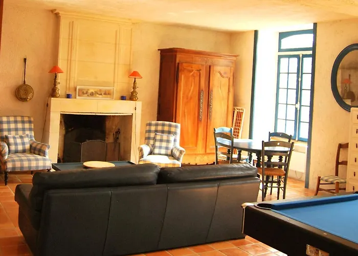 Logis De Chenac - Et Table D'hotes לינה וארוחת בוקר