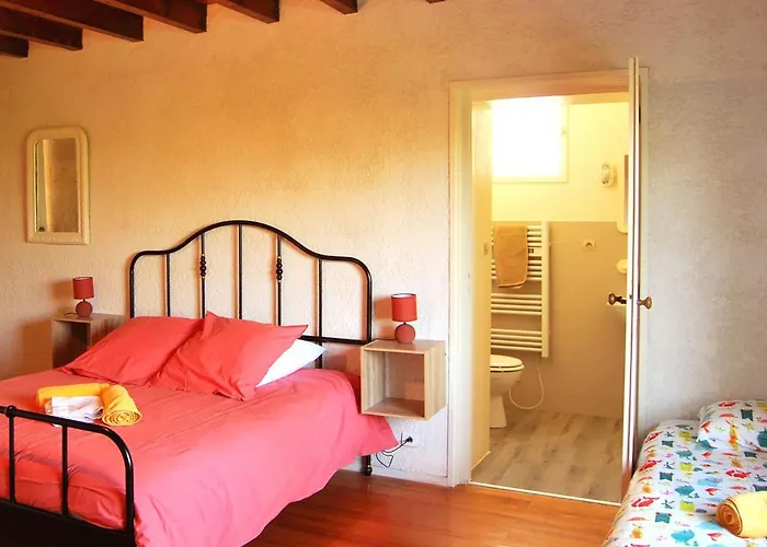 לינה וארוחת בוקר Logis De Chenac - Et Table D'hotes 3*