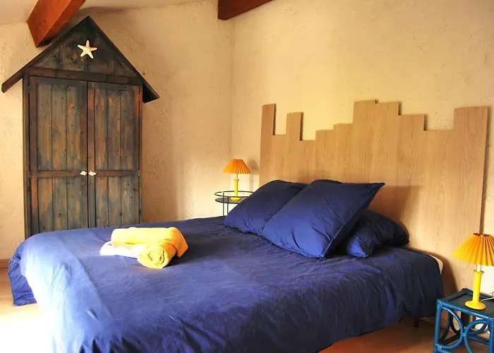לינה וארוחת בוקר Logis De Chenac - Et Table D'hotes 3*