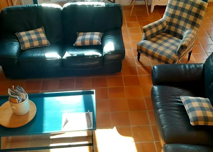 Logis De Chenac - Et Table D'hotes Bed & Breakfast 3*