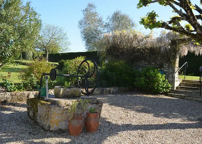 Bed & Breakfast Logis De Chenac - Et Table D'hotes 3*