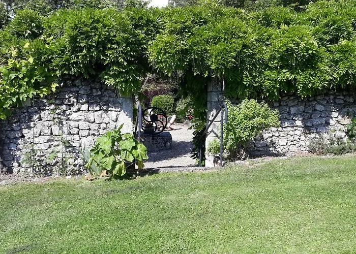 Logis De Chenac - Et Table D'hotes Bed & Breakfast